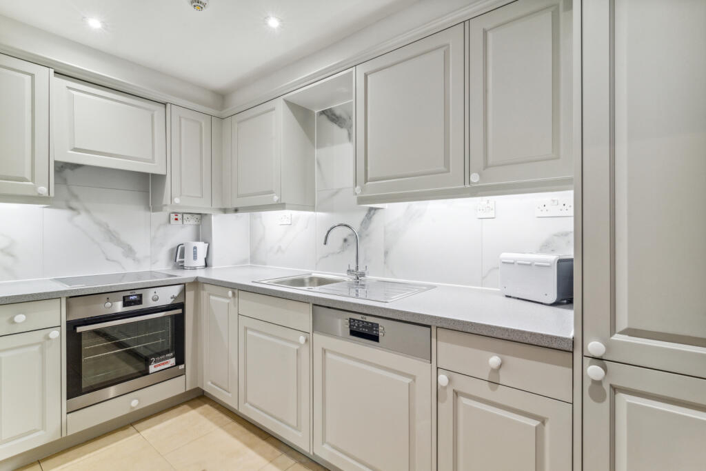 51301_KYC240091_L_IMG_03_0000