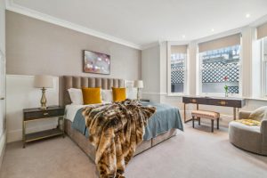 51301_KYC240091_L_IMG_04_0000