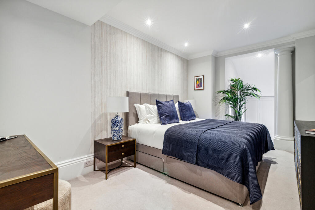 51301_KYC240091_L_IMG_05_0000