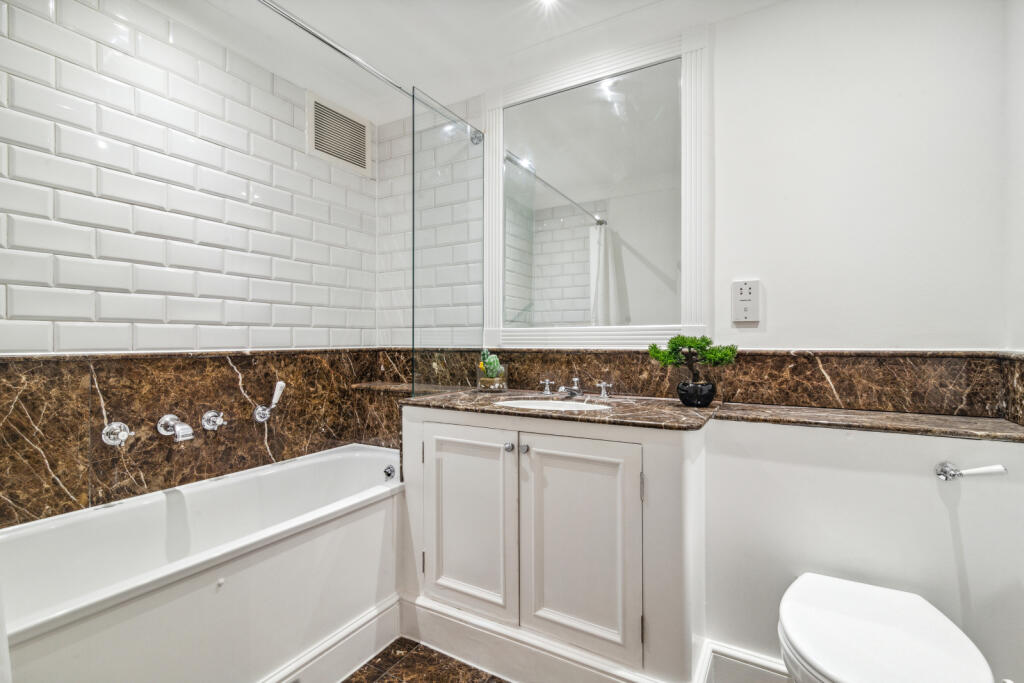 51301_KYC240091_L_IMG_09_0000