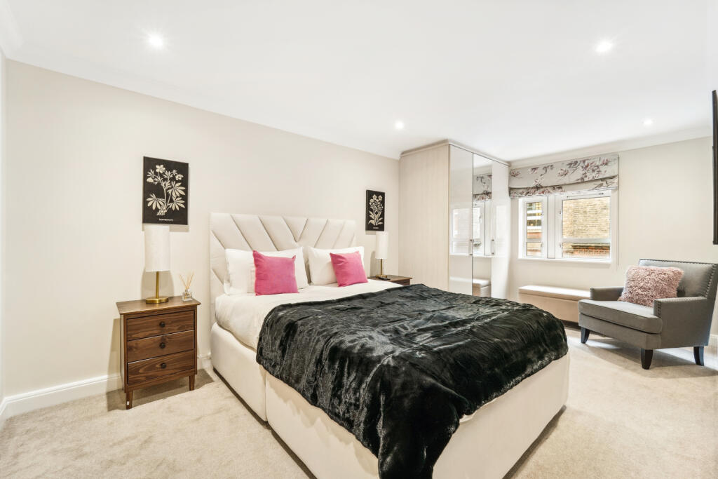 51322_KYC240042_L_IMG_05_0000