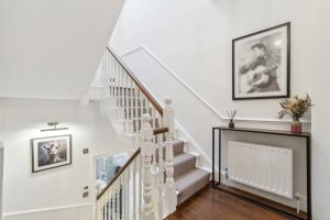 63083_MRQ012469032_IMG_04_0000