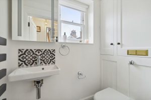 63083_MRQ012469032_IMG_08_0000