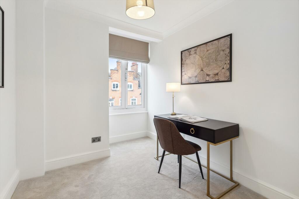 63083_MRQ012469032_IMG_09_0000