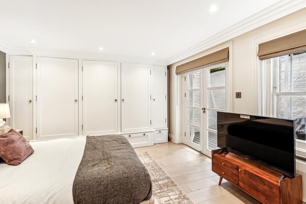 43428_KYC240108_L_IMG_04_0000