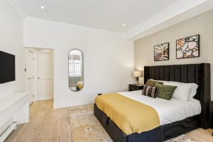 43428_KYC240108_L_IMG_07_0000