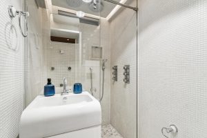 43428_KYC240108_L_IMG_12_0000