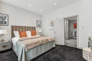 44510_KYC240151_L_IMG_02_0000