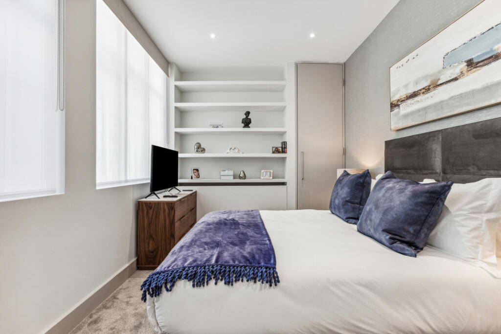 44510_KYC240151_L_IMG_14_0000