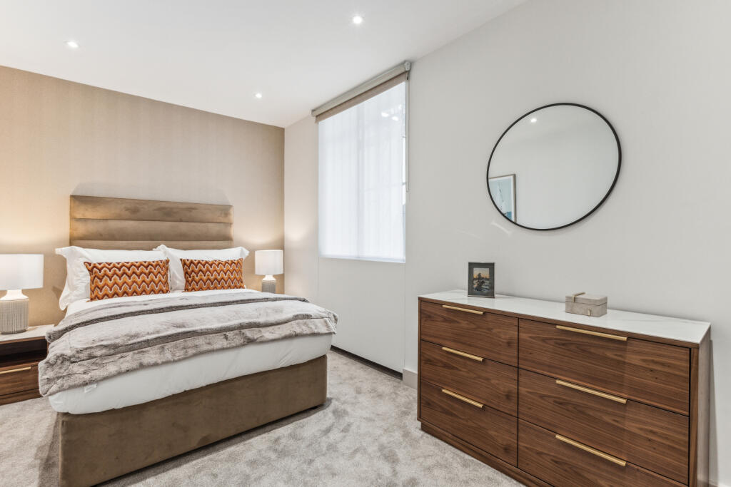 44510_KYC240151_L_IMG_15_0000