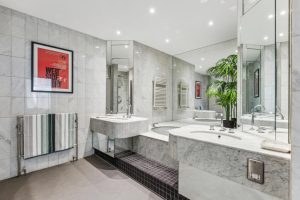 44510_KYC240151_L_IMG_16_0000