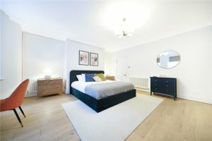 48606_MYL240041_L_IMG_02_0000