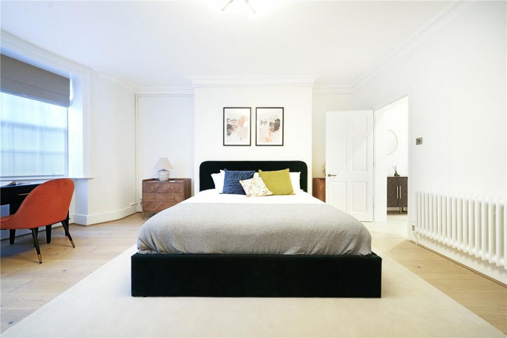 48606_MYL240041_L_IMG_15_0000