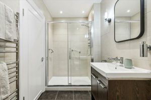 65890_KEQ012492063_IMG_21_0002