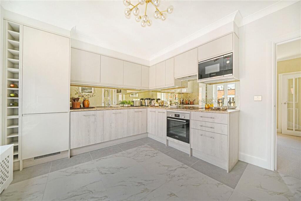 48606_MYL240060_L_IMG_01_0000