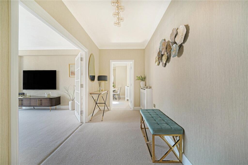 48606_MYL240060_L_IMG_07_0000