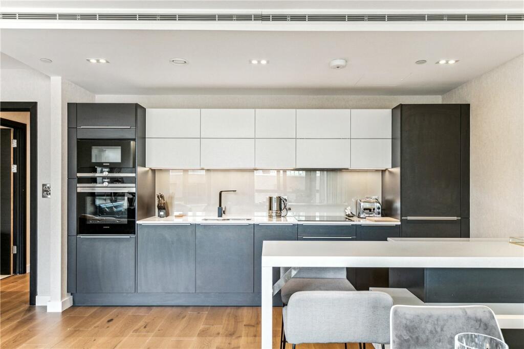 48612_MLE240035_L_IMG_01_0000