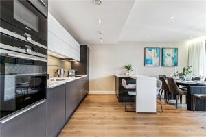 48612_MLE240035_L_IMG_02_0000