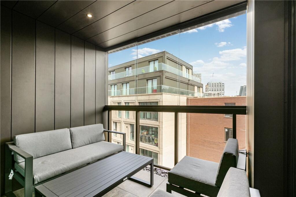 48612_MLE240035_L_IMG_06_0000