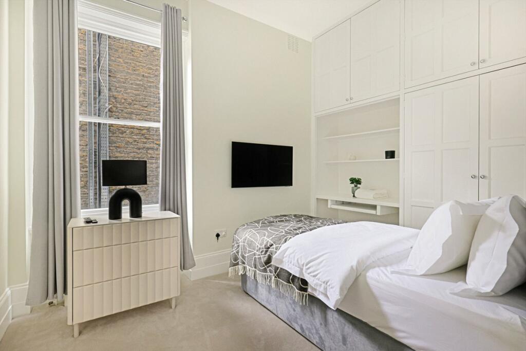 48618_KNI240062_L_IMG_17_0000