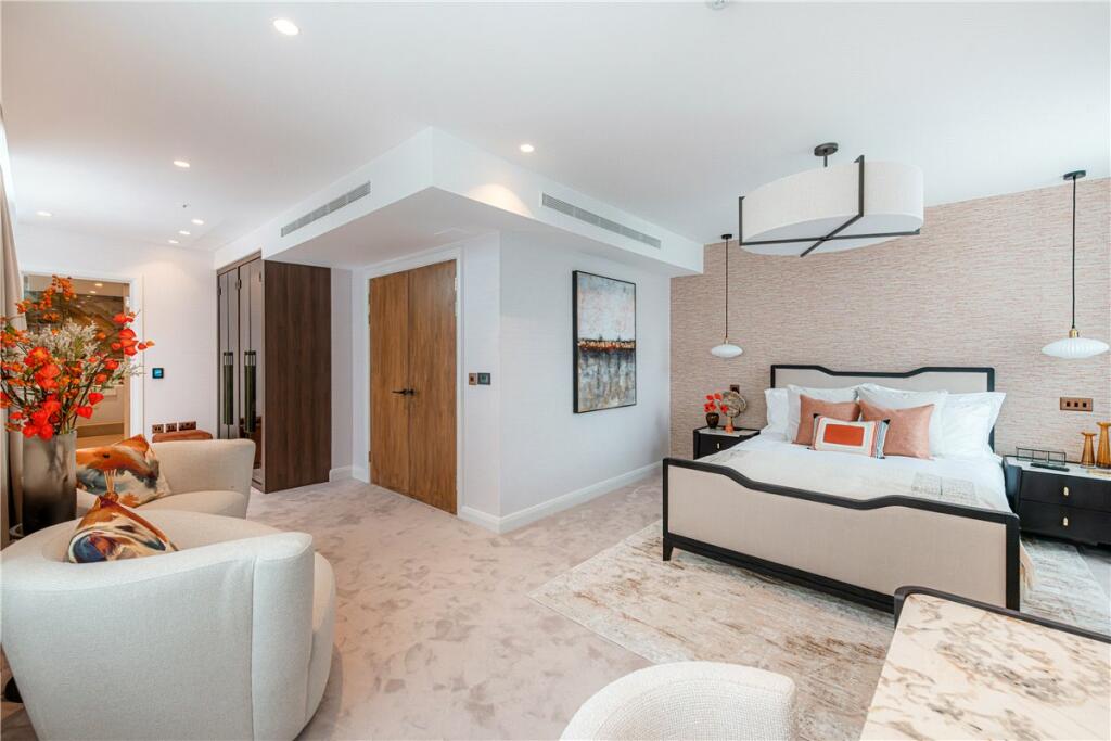 48612_MLE240046_L_IMG_03_0000