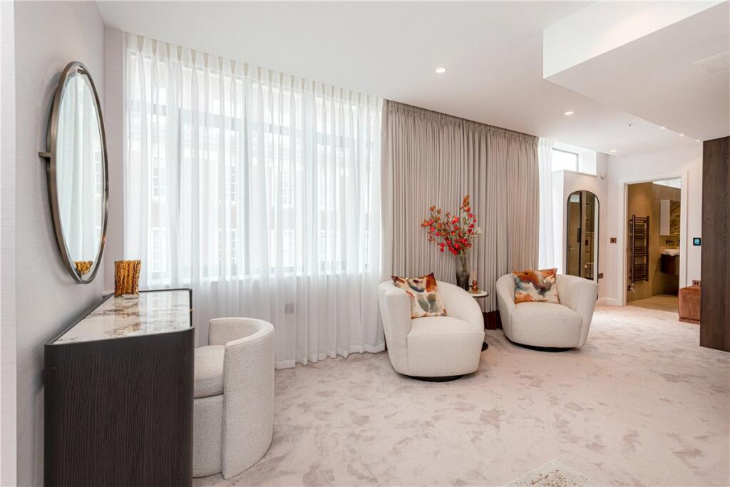 48612_MLE240046_L_IMG_15_0000