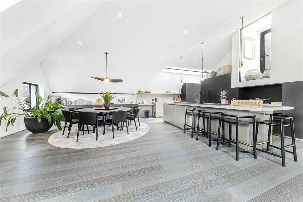 49015_KEL240069_L_IMG_01_0000