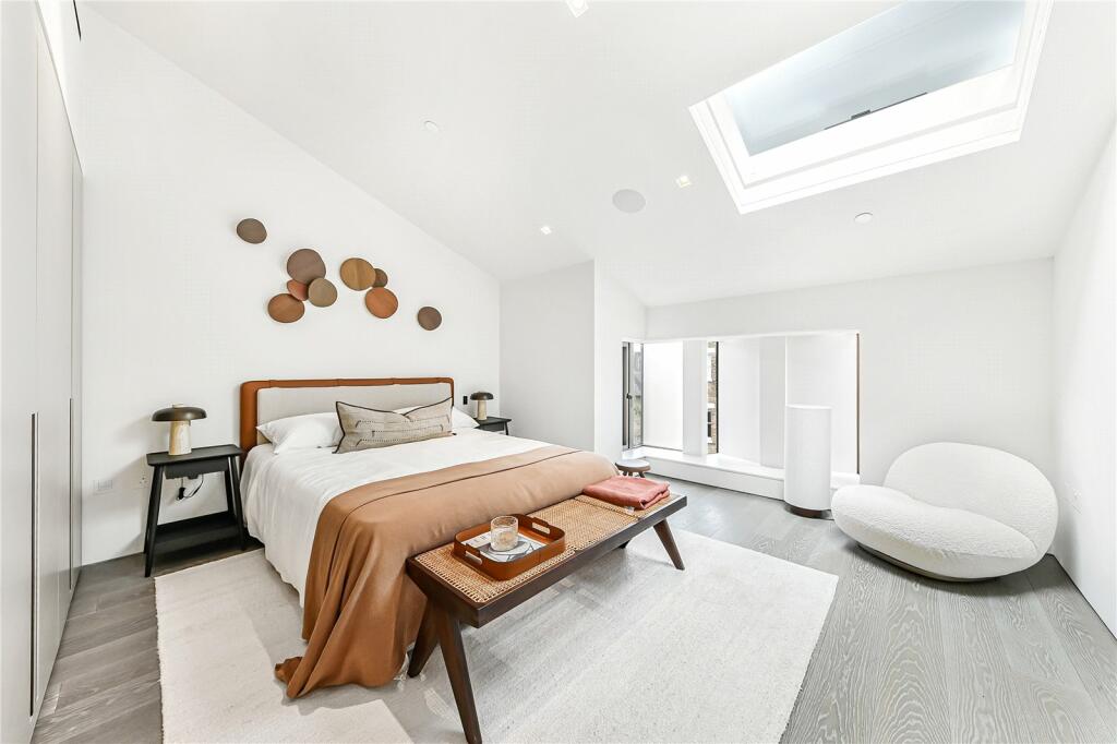 49015_KEL240069_L_IMG_02_0000