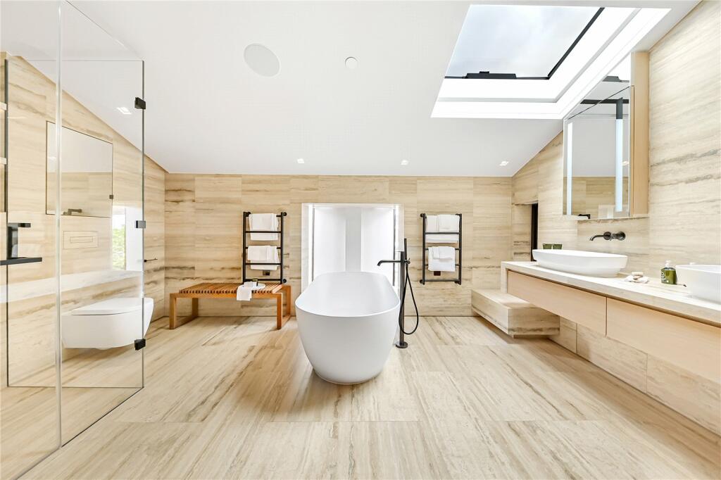 49015_KEL240069_L_IMG_04_0000