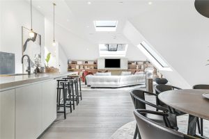 49015_KEL240069_L_IMG_05_0000