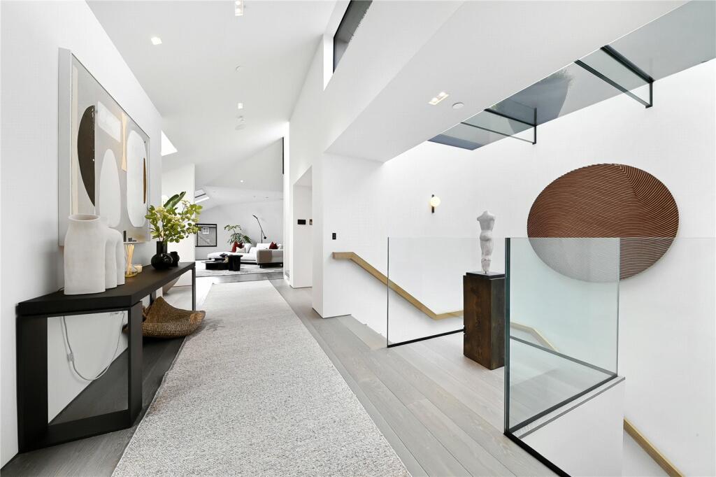 49015_KEL240069_L_IMG_09_0000