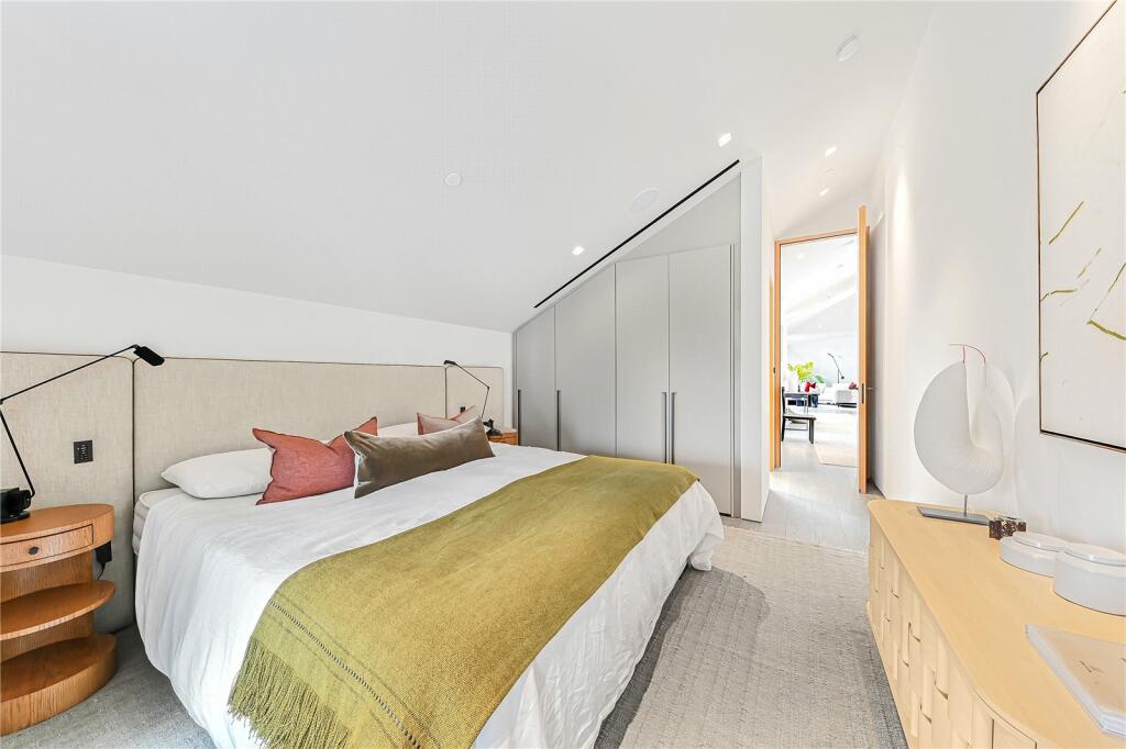 49015_KEL240069_L_IMG_18_0000