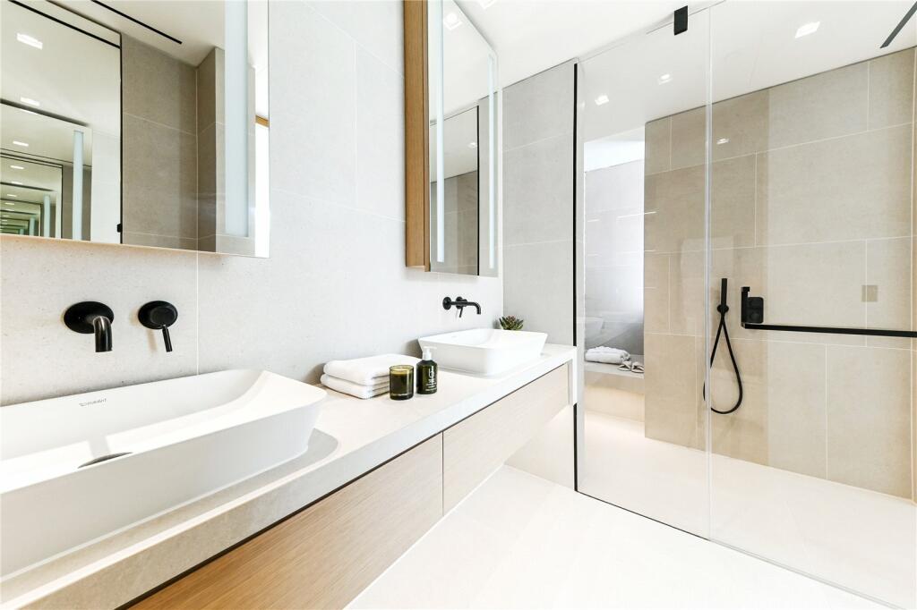 49015_KEL240070_L_IMG_07_0000