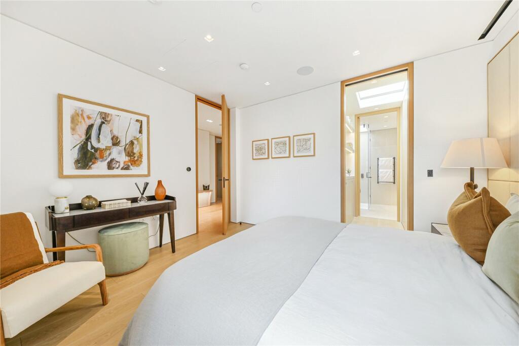 49015_KEL240070_L_IMG_12_0000