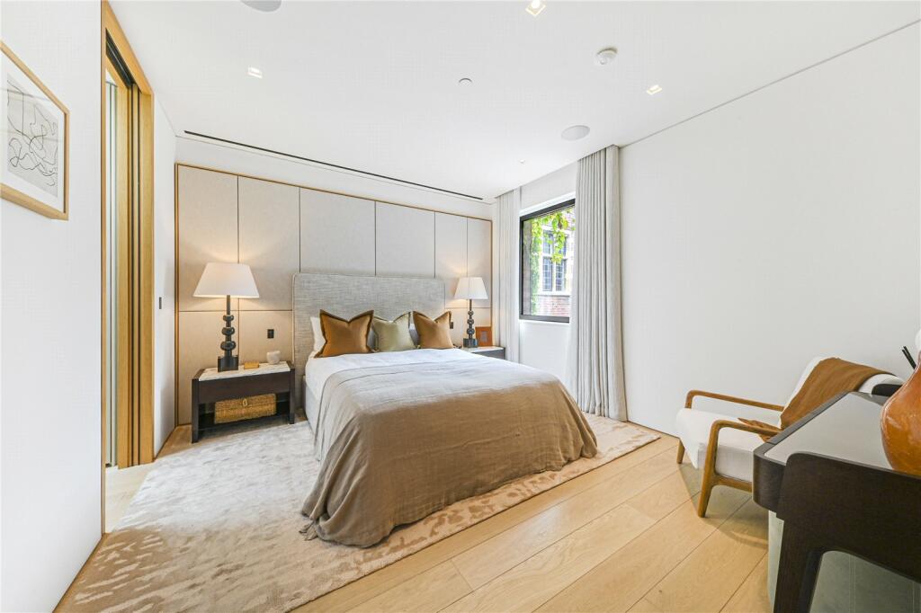 49015_KEL240070_L_IMG_18_0000