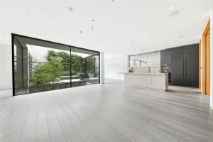 49015_KEL240071_L_IMG_00_0000