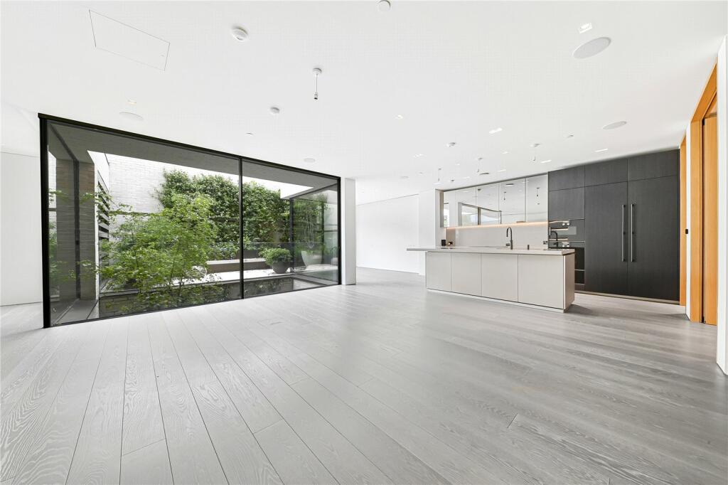 49015_KEL240071_L_IMG_00_0000