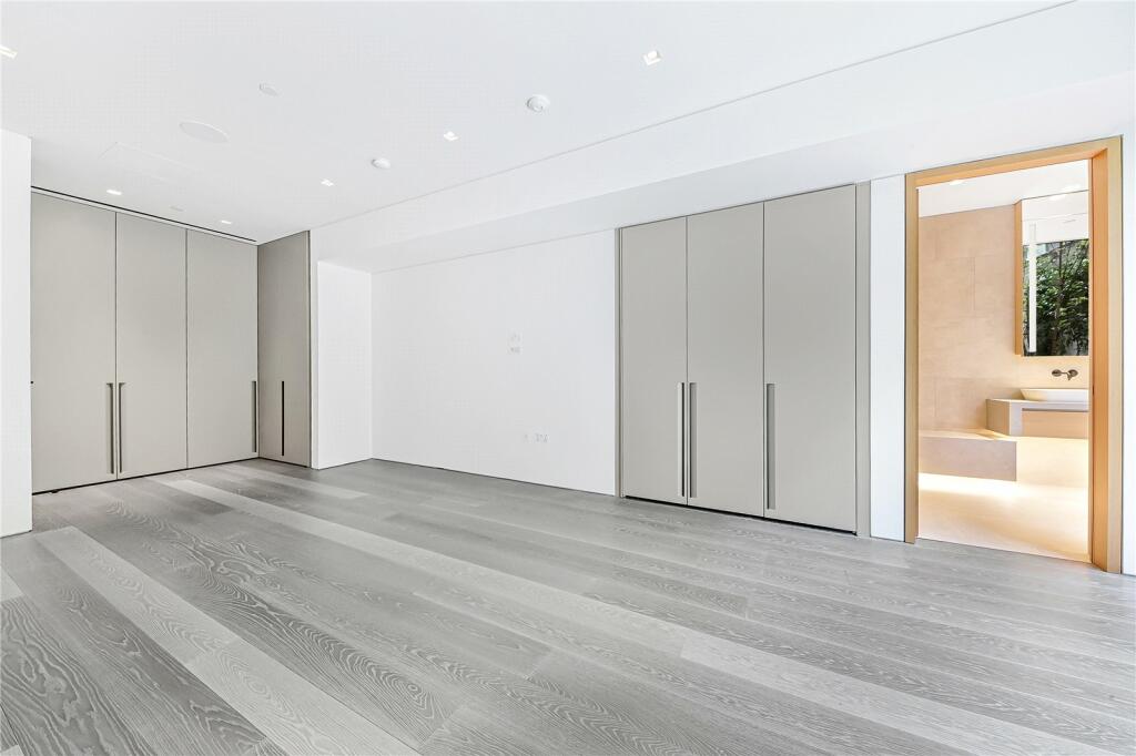 49015_KEL240071_L_IMG_04_0000