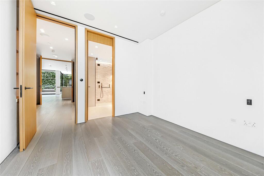 49015_KEL240071_L_IMG_09_0000