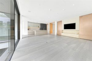 49015_KEL240071_L_IMG_12_0000