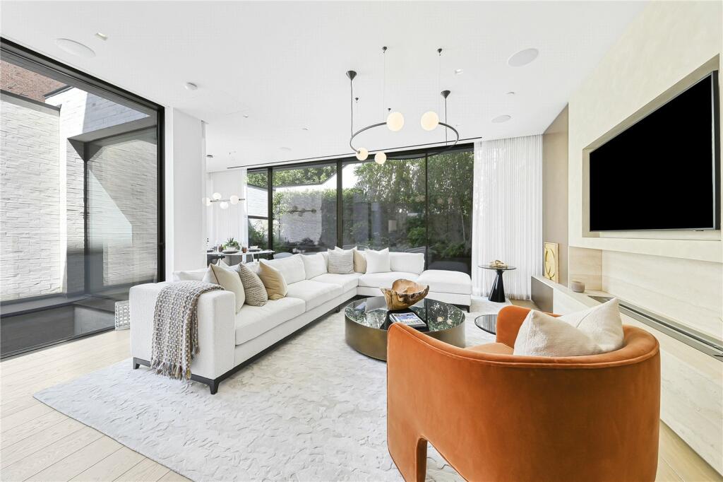 49015_KEL240072_L_IMG_01_0000