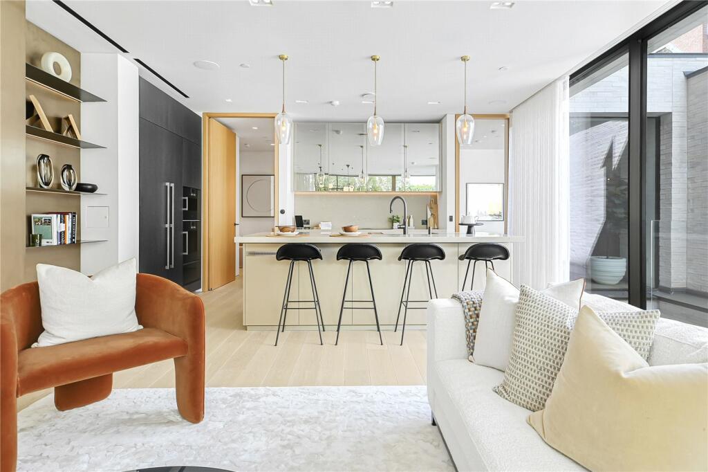 49015_KEL240072_L_IMG_02_0000