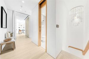 49015_KEL240072_L_IMG_05_0000