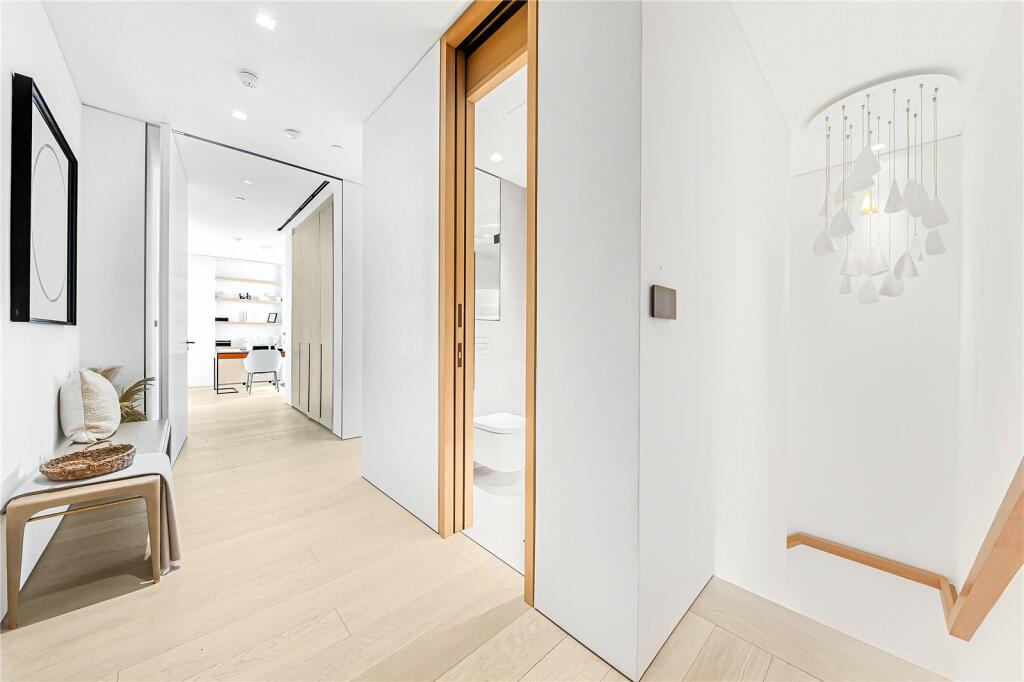 49015_KEL240072_L_IMG_05_0000