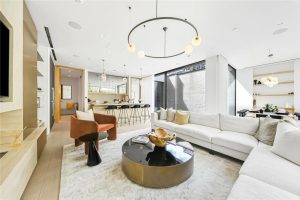 49015_KEL240072_L_IMG_11_0000