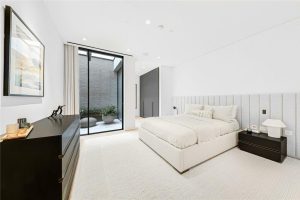 49015_KEL240072_L_IMG_18_0000