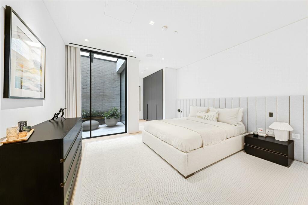 49015_KEL240072_L_IMG_18_0000