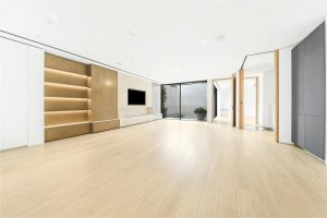 49015_KEL240073_L_IMG_00_0000