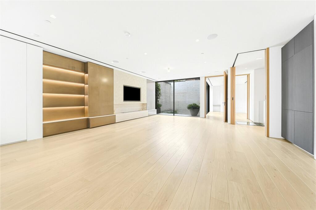 49015_KEL240073_L_IMG_00_0000