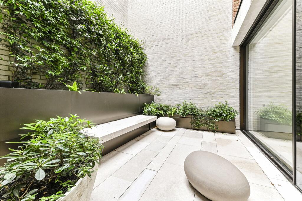 49015_KEL240073_L_IMG_03_0000